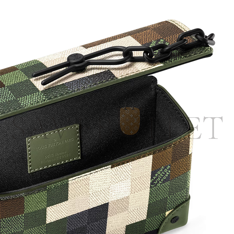 l0*is V*t0n steamer wearable wallet 